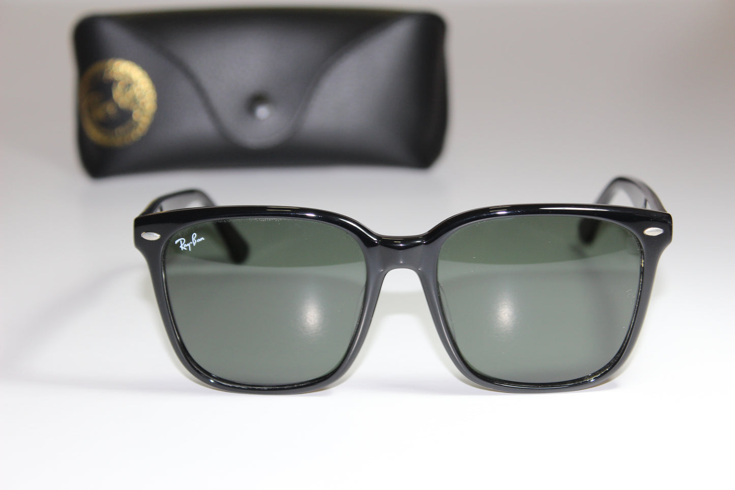 Ray-Ban Square